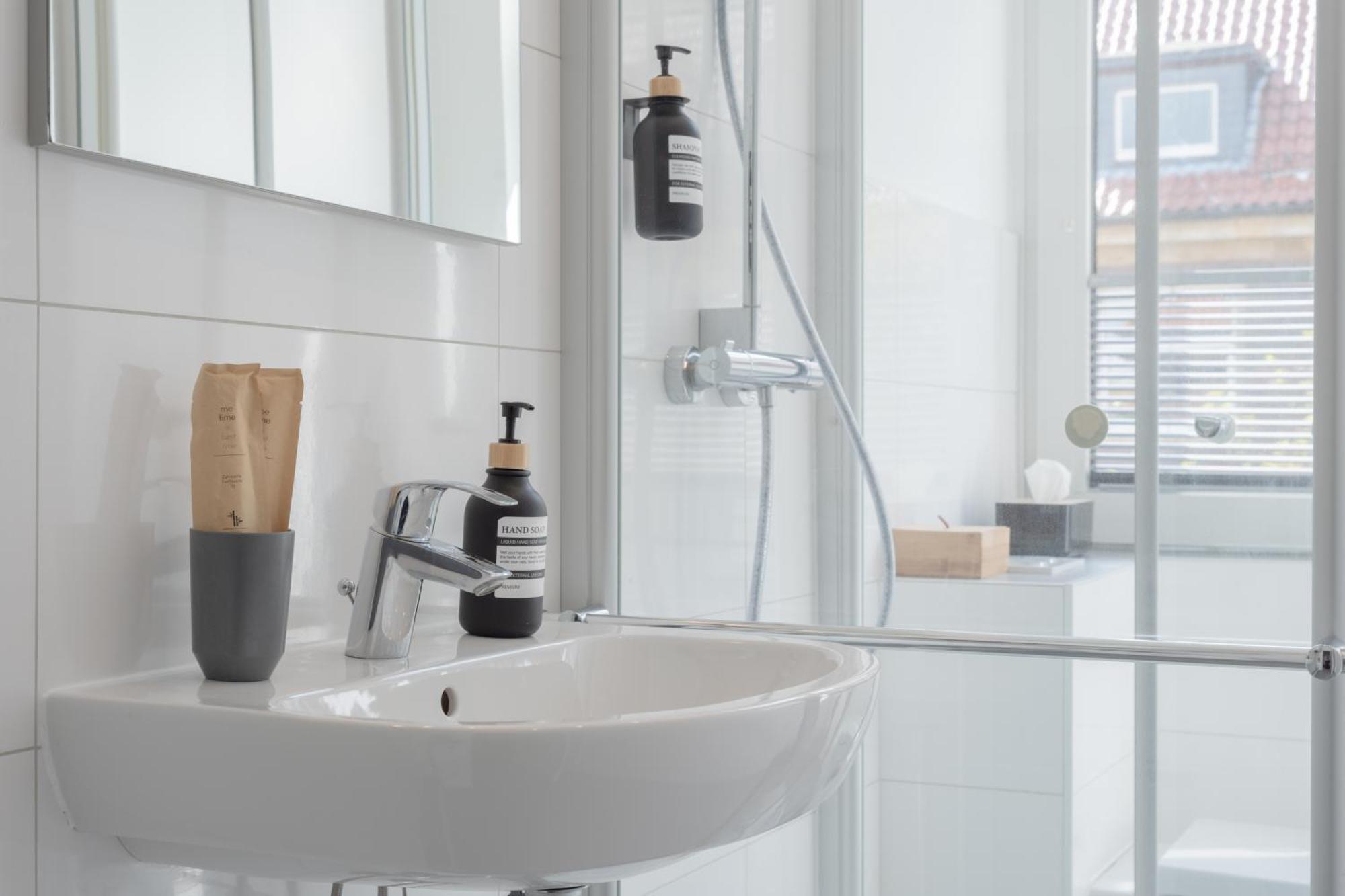 Modernes Apartment In Top Lage Komfortabel Eingerichtet Mit Arbeitsplatz Und Kueche - Geibelsuite Ганновер Экстерьер фото